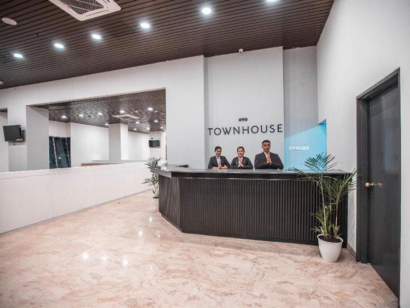 Super Oyo Townhouse 1 Hotel Salemba Jakarta Exteriér fotografie