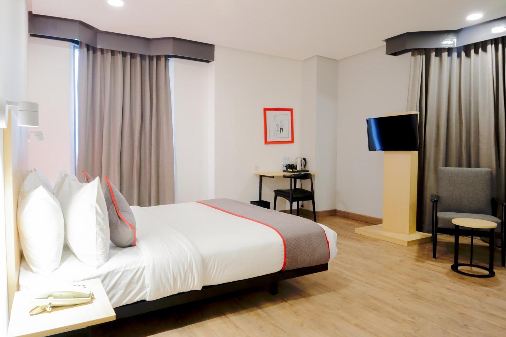 Super Oyo Townhouse 1 Hotel Salemba Jakarta Exteriér fotografie